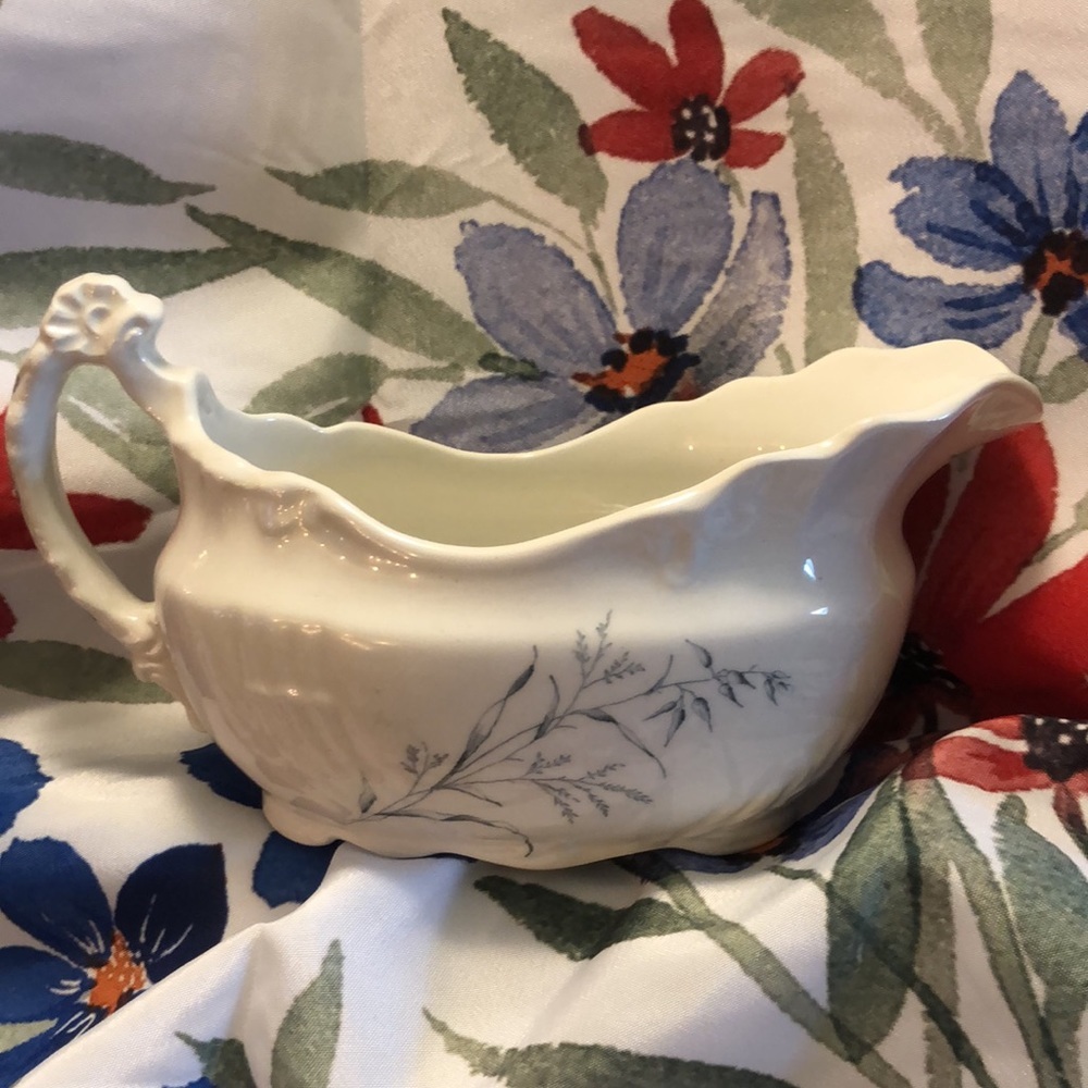Vintage John Edwards “Alva” gravy boat 8”x3.74” - Picture 2 of 6